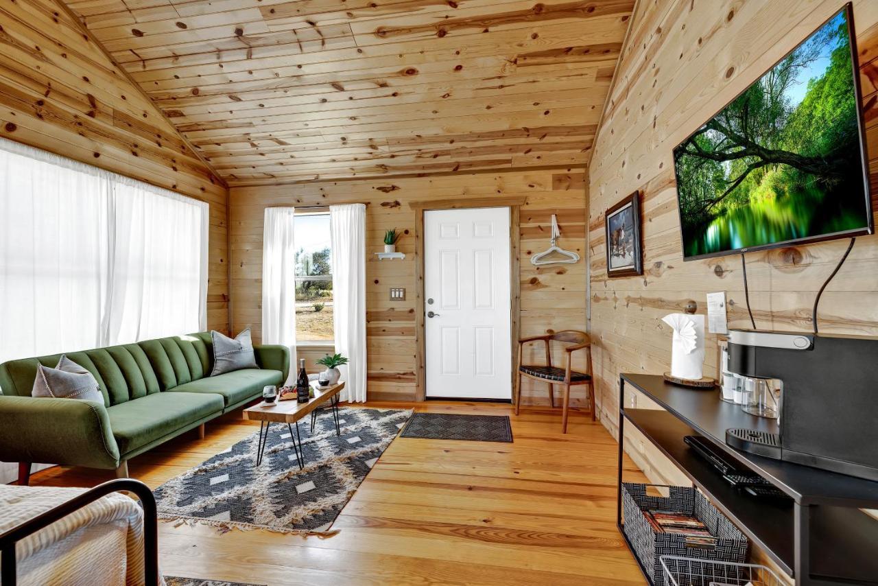Rocky Ridge Cedar Cabin With Hot Tub & Amazing Views Crabapple Exterior photo