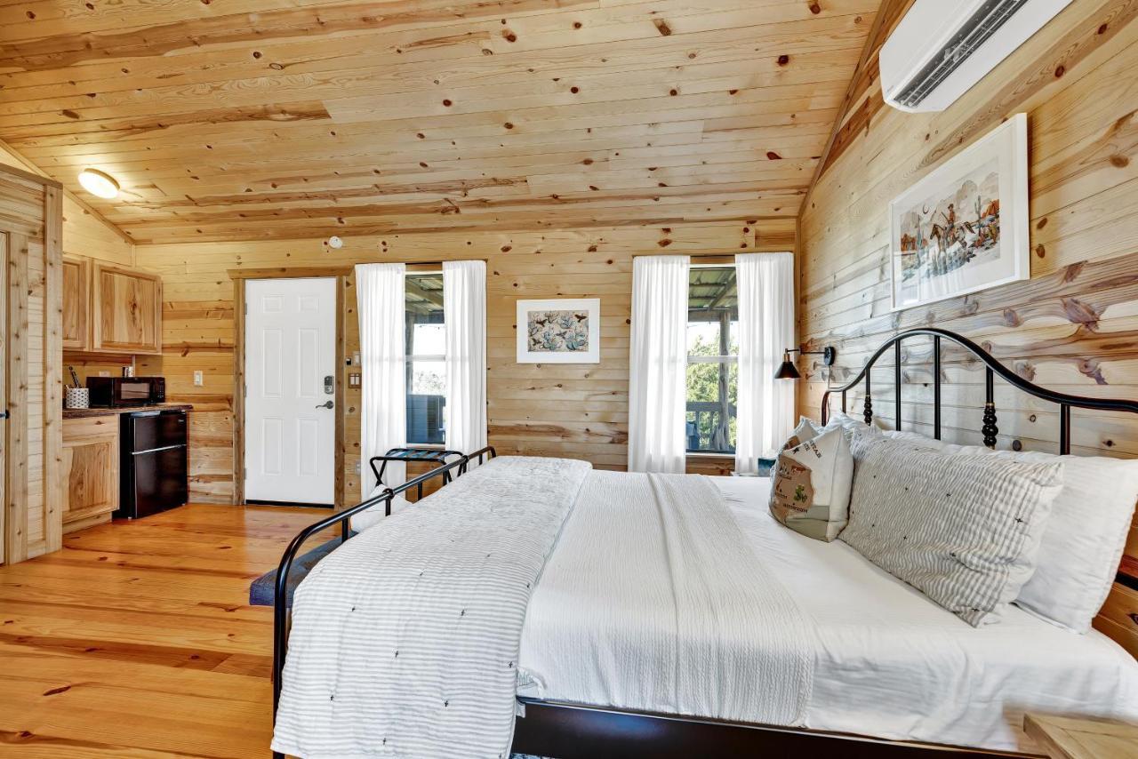Rocky Ridge Cedar Cabin With Hot Tub & Amazing Views Crabapple Exterior photo